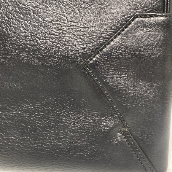 Matt & Nat Black Minka Vegan Hobo Bag Dwell Crossbody Bag - Picture 9 of 17